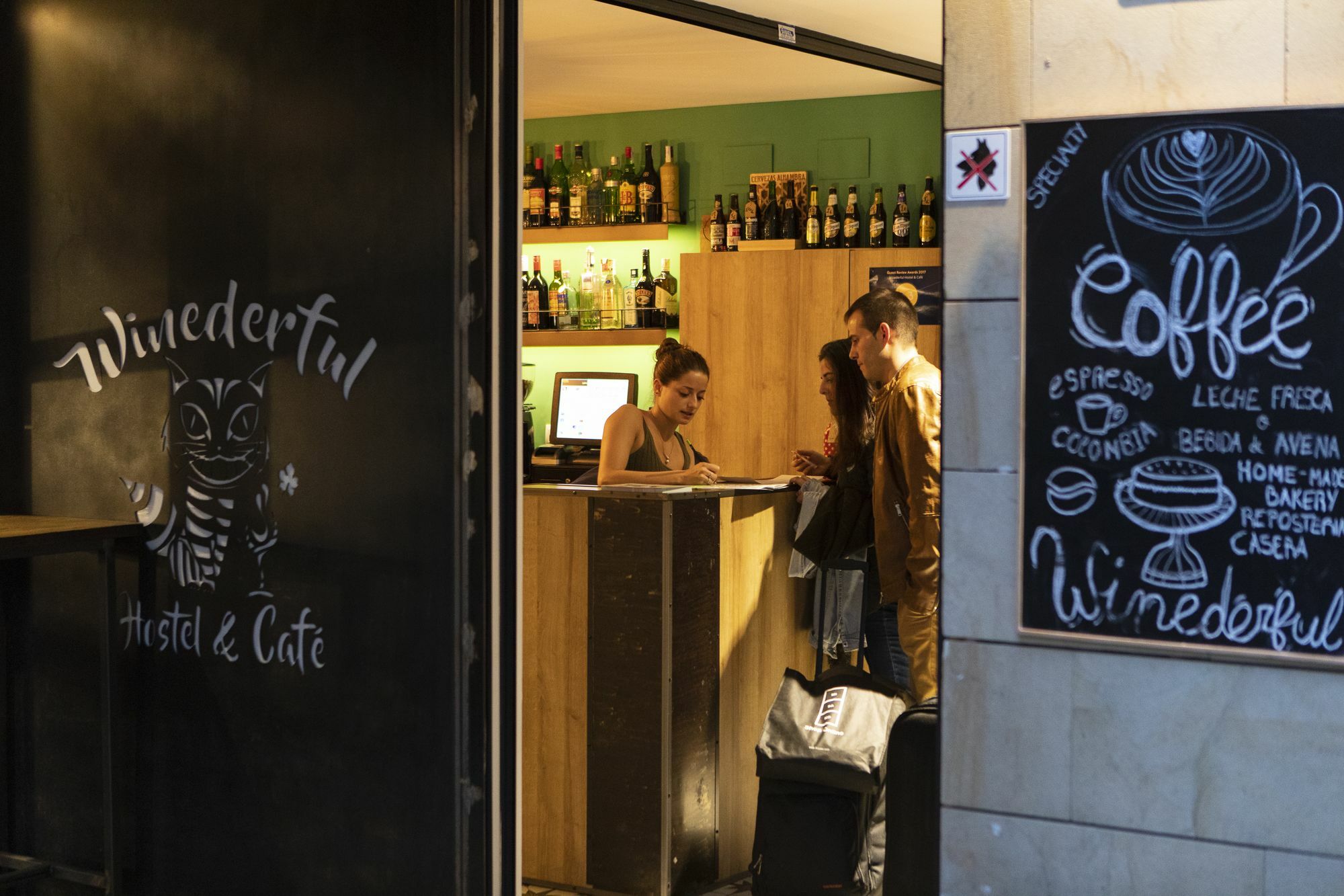 Winederful Hostel & Cafe Logroño Zewnętrze zdjęcie